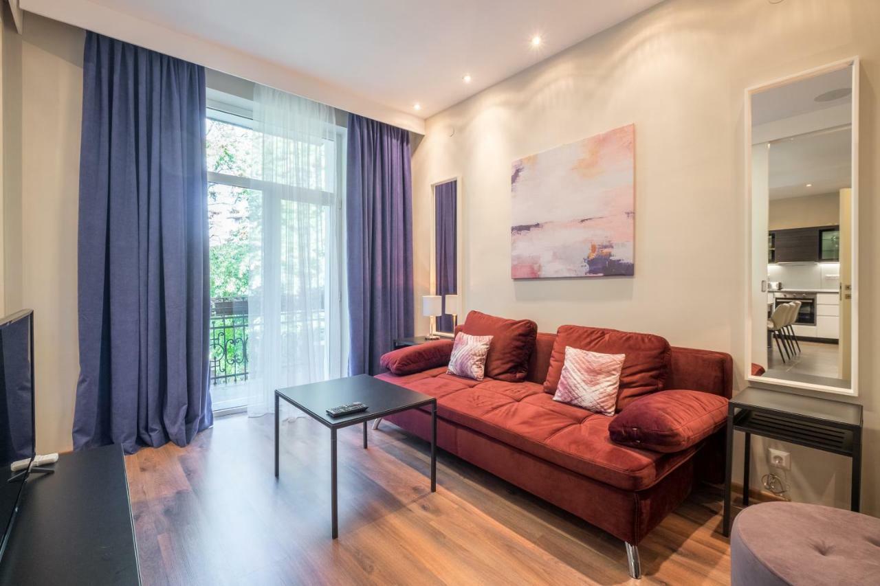 Apartment Cozy 3-Bedroom With Stylish Comfort And Chic Decor Sofia