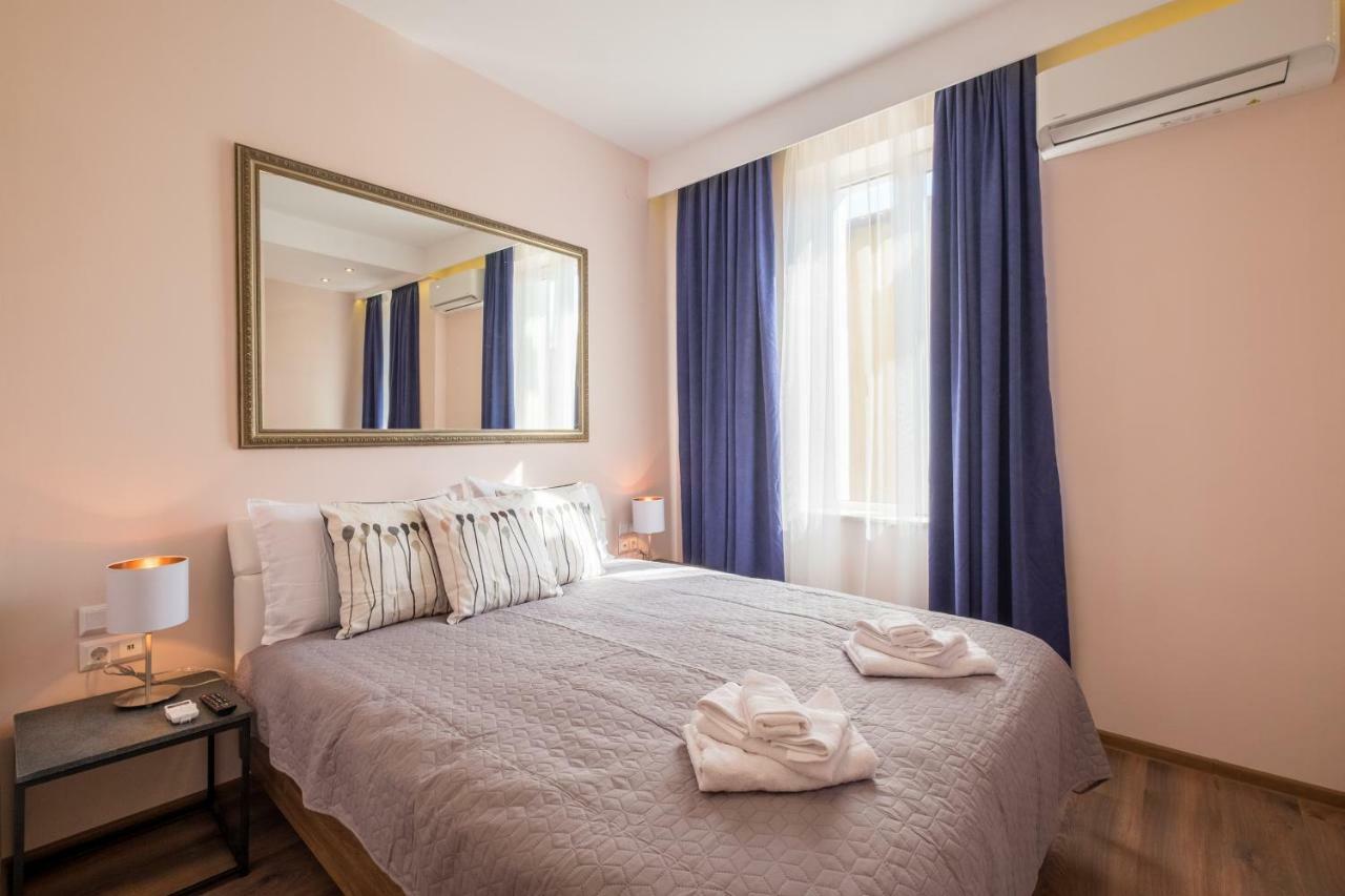Apartment Cozy 3-Bedroom With Stylish Comfort And Chic Decor Sofia